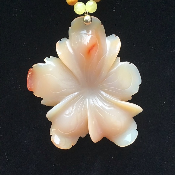 Hand Crafted Jewelry - Genuine Hand Crafted Agate Flower Necklace NWT 23”